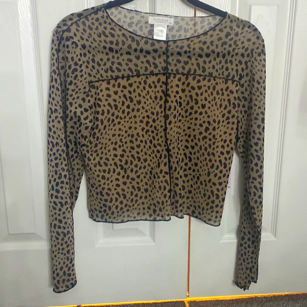 Leopard Print Longe sleeve detail top
